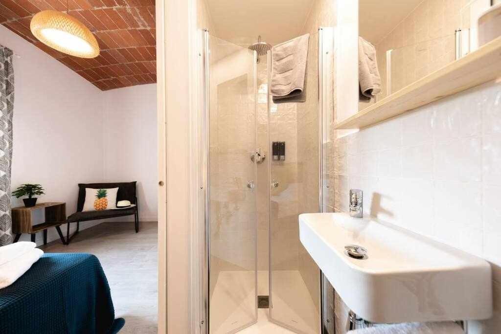Newly Renovated Room W Pool & Bikeparking Gerona Zimmer foto