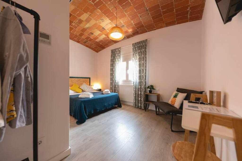 Newly Renovated Room W Pool & Bikeparking Gerona Zimmer foto